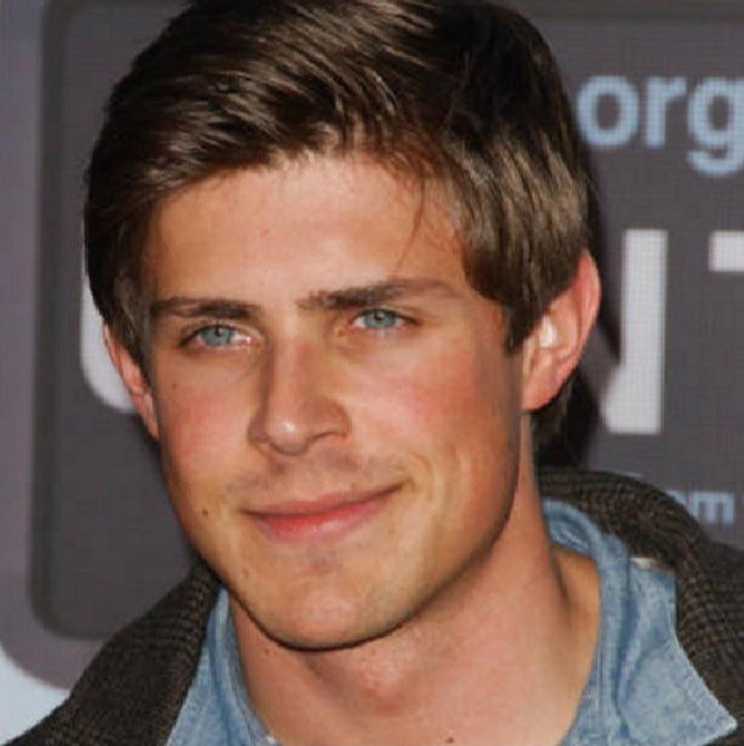 Chris Lowell Biography, Age, Height, Birthplace, Networth, Wikipedia