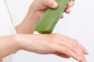 How to use aloe vera for skin whitening, Benefits of aloe vera plant in home, Benefits of Aloe Vera On Skin