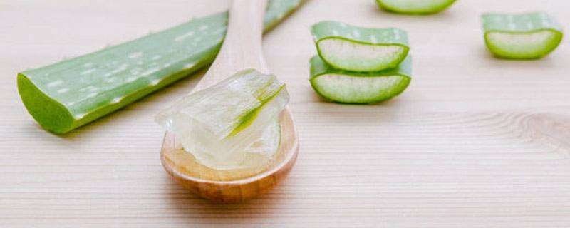What kind of vitamins does aloe vera have and how does it works 