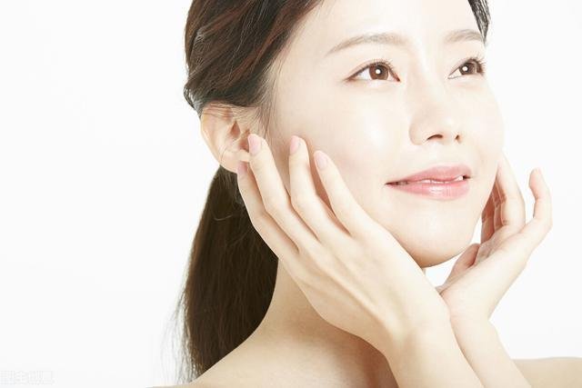 What is the difference between morning and night skincare routine