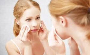 What is the difference between morning and night skincare routine