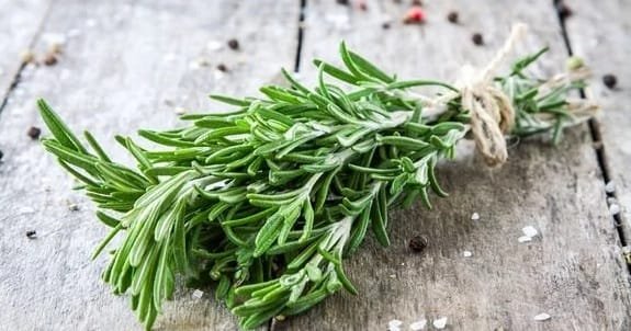  How to use rosemary oil for hair growth for men and women