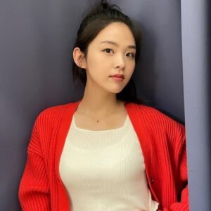 Kim Si Eun Biography, Wikipedia, Wiki, Age, Height, Birthplace, Networth, Instagram