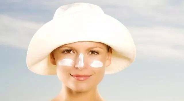 How to remove age spots naturally at home