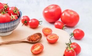 Read more about the article Benefits Of Eating Tomatoes Everyday For Women, Cancer prevention, Protect blood vessels, Protect the skin, Protect the brain, Protect your eyes