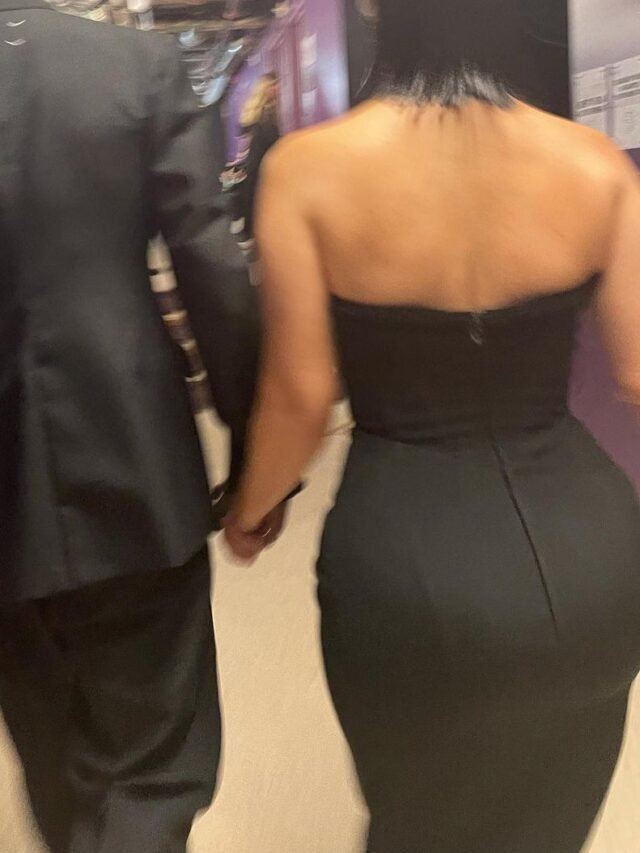 kourtney kardashian ass