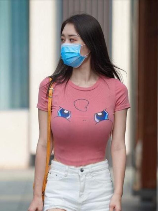 Rose pink T-shirt and white denim shorts