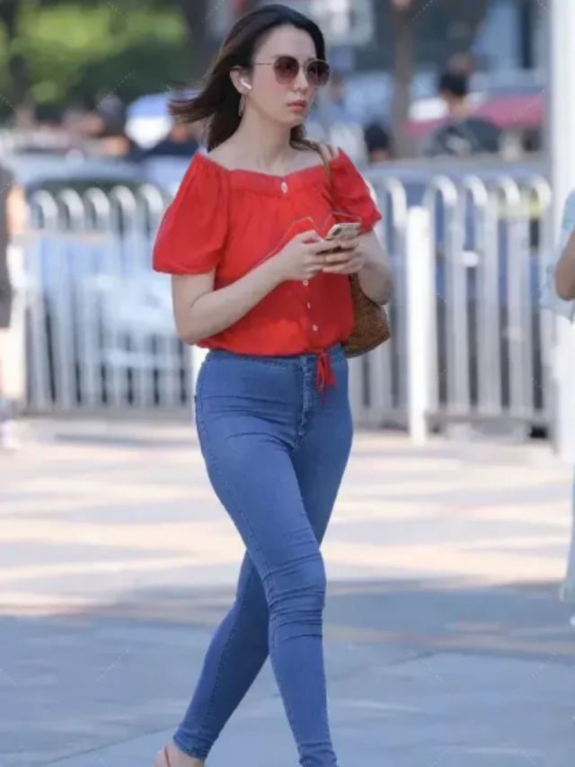 Red shoulder T-shirt with slim jeans