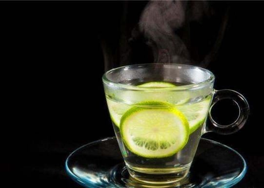 What is the best time to drink lemon water at night or during the day