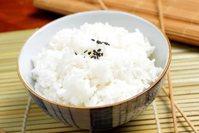 Is rice actually the “worst staple food”?, Does Rice contain carbohydrates?